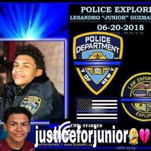 Meet your Posher, Dee-dee